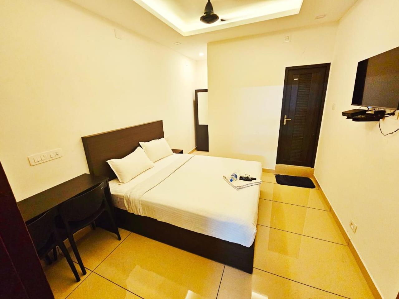 Hotel Apsara Residency Perintalmanna Zewnętrze zdjęcie